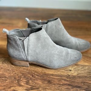Nordstrom BP gray suede Chelsea ankle boots